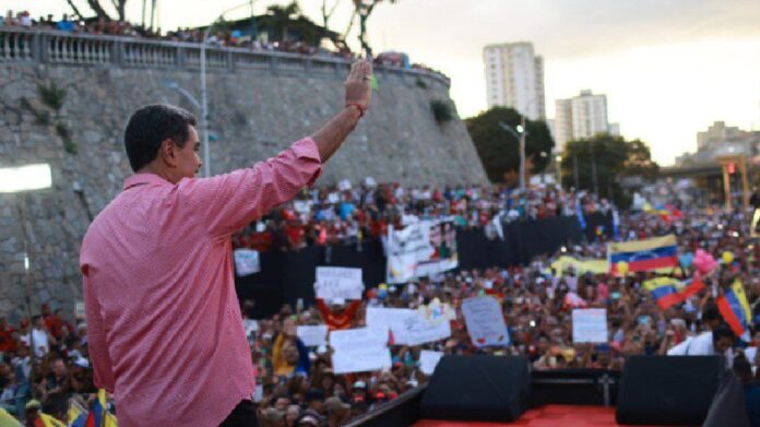 El anuncio lo hizo desde la juramentación de los Comités Bolivarianos de Base Integral (CBBI) en Petare