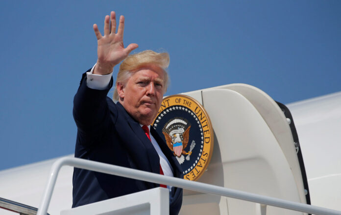 «No», respondió Trump cuando un periodista a bordo del Air Force One le preguntó sobre informaciones que apuntaban a que estaba evaluando una ofensiva contra Venezuela