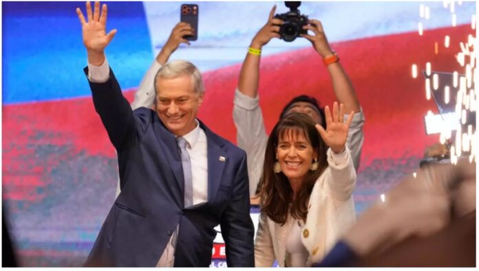 El Servel informó que con el 95,18 por ciento de las mesas escrutadas, Kast alcanzó el 58,30 por ciento