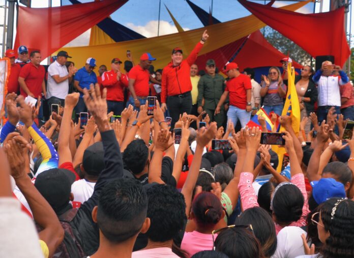 El enlace regional del PSUV en Yaracuy Leonardo Intoci estuvo junto a los equipos políticos regional y municipales