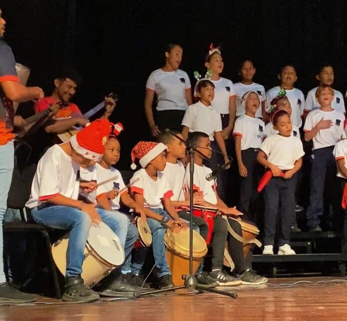 Participaron pequeños de las casas de los Niños y demás instituciones adscritas