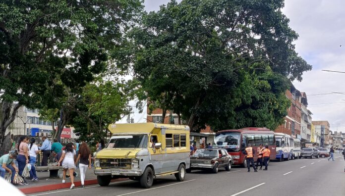 La indignación es generalizada entre los pasajeros, quienes aseguran que no existe una base legal para estos montos