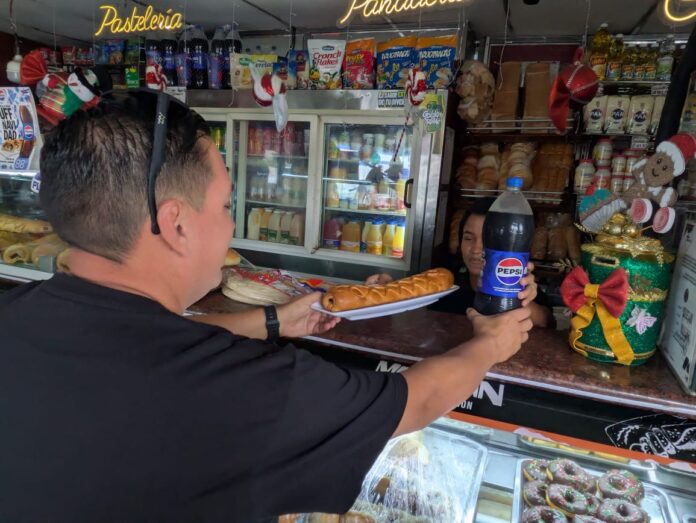 Promociones de un pan de jamón con refresco rondan desde los $ 8 hasta $ 10