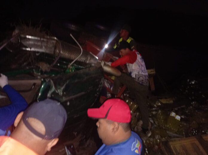 Diversos organismos participaron en el levantamiento del accidente