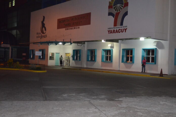 De inmediato fue trasladada hasta el centro médico, donde comenzaron con el tratamiento correspondiente en este tipo de casos