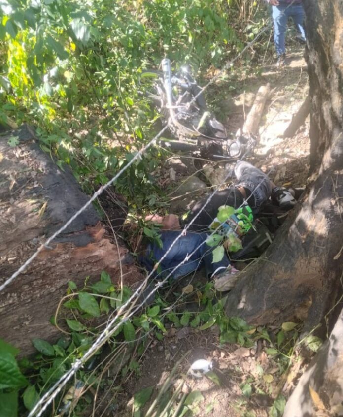 Los cuerpos fueron localizados en el fondo del barranco en vía del sector Vista Alegre
