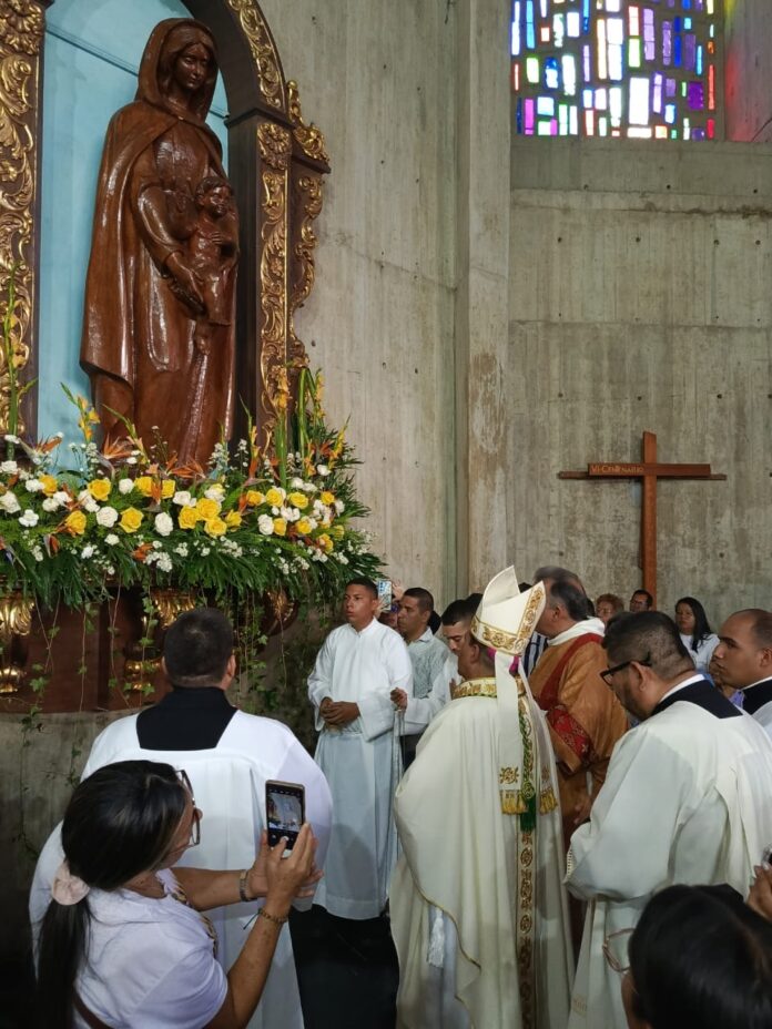 Monseñor Rubén Delgado Carmona, obispo de la Diócesis de San Felipe, informó que estará presidiendo la fiesta litúrgica de la patrona, la cual será a las a las 9:00 de la mañana.
