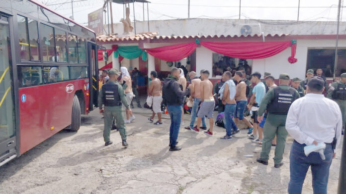 502 privados de libertad fueron sacados del lugar y trasladados a otros estados