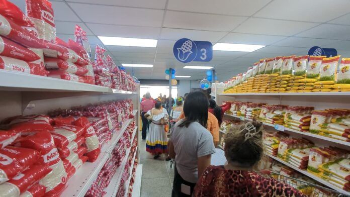 La sede abrió con más de 25 toneladas de productos a disposición