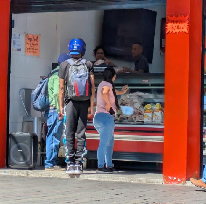 En el centro del municipio San Felipe estaban ofertando la carne molida en $ 10, actualmente, algunos mantienen ese precio, pero en otros locales lo venden en $7, $8 y $9 el kilogramo