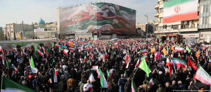 Manifestación progubernamental convocada por el Gobierno de Irán el lunes en la plaza Enghelab, de Teherán