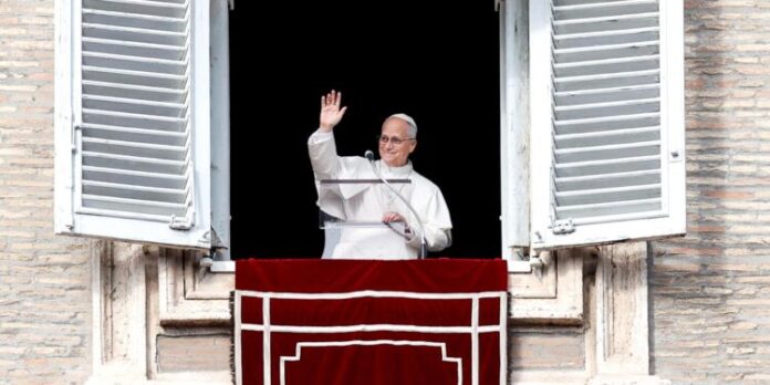 El pontífice aseguró que el mundo «no se salva afilando espadas», sino a través del perdón, entendimiento y «acogiendo a todos»