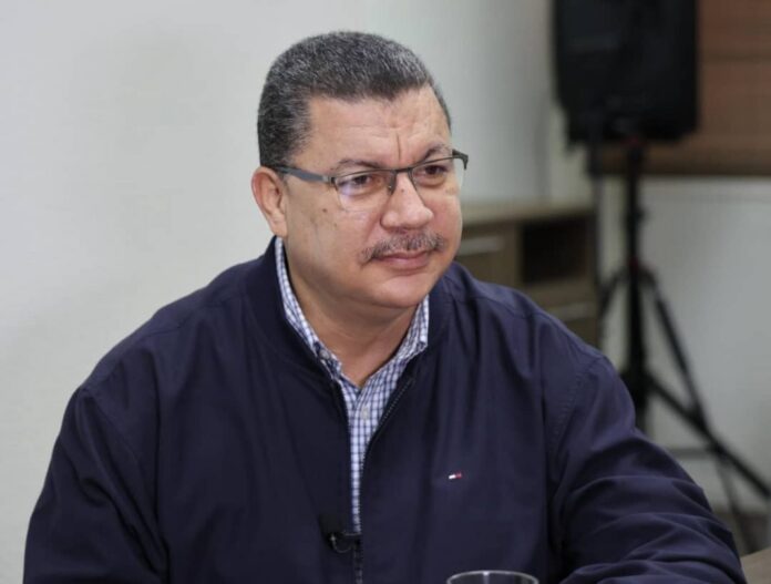 La propuesta fue dada a conocer por Simón Calzadilla, secretario general del movimiento