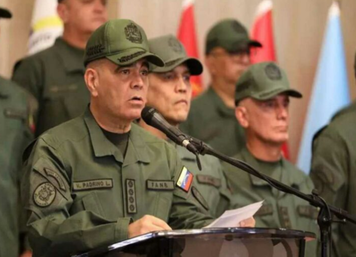Padrino López habló este domingo en compañía del alto mando militar