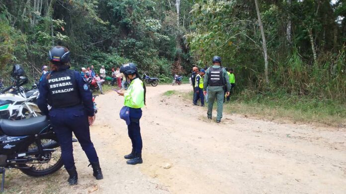 Comisiones policiales y militares rodearon el sitio del suceso como medida de seguridad