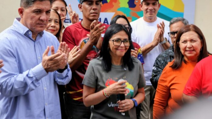 La presidenta encargada suministró la información durante una jornada de atención social en Caracas