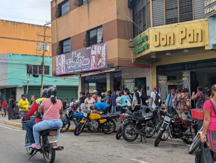 Varios comercios que hacen vida a lo largo de la Avenida Libertador, entre los municipios San Felipe e Independencia, retomaron sus actividades normales