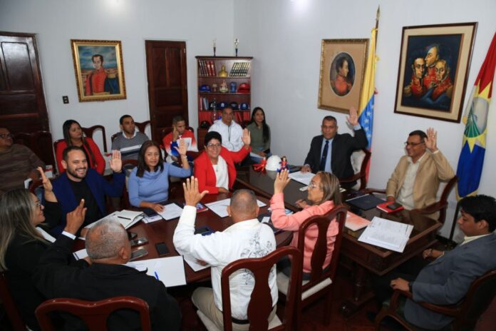 El presidente del parlamento regional Deibi Ocanto destacó que este acto legislativo se enmarca en el principio de cooperación entre poderes que dicta la Constitución