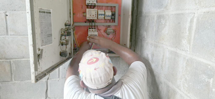 En El Guayabo se colocó motor y bomba de 30HP