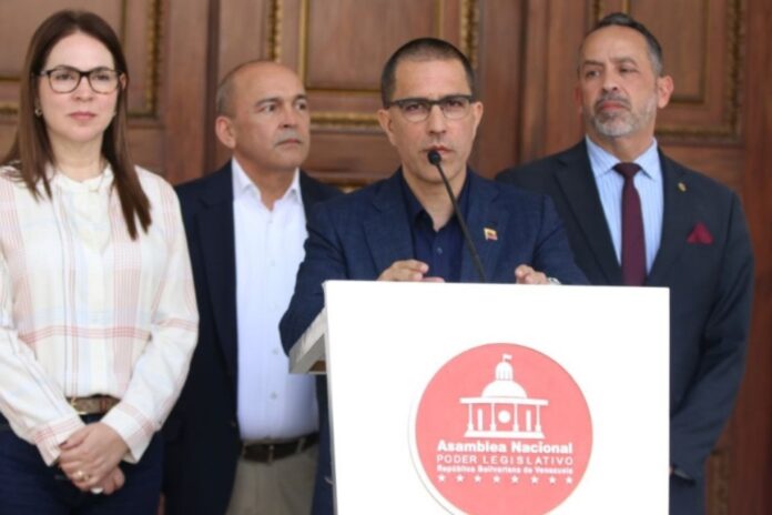 Arreaza aclaró que casos emblemáticos como el de la jueza María Lourdes Afiuni por el momento no entran en la normativa