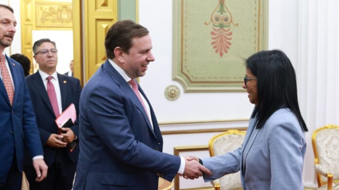 El fin de la reunión era evaluar oportunidades de inversión en proyectos de gas y petróleo, de lo que no ofrecieron más detalles