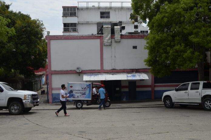 El cadáver fue trasladado el lunes desde la morgue del hospital central hasta la sede del SENAMECF Yaracuy