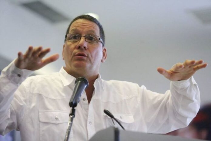 Faría destacó la importancia de elevar la producción de petróleo, con el propósito de estimular el desarrollo del país y el bienestar de la población