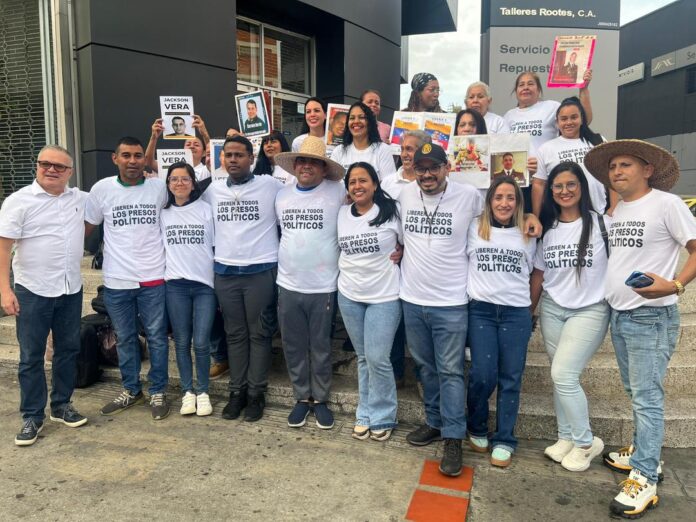 Varios de los liberados asistieron a una misa en Caracas para pedir por los políticos que aún están tras las rejas
