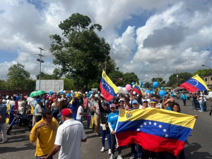 Lejos de las celebraciones tradicionales por el Día de la Juventud, los universitarios y la sociedad civil transformaron la fecha en una plataforma de exigencia
