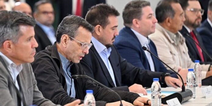 Presentaron propuestas urgentes orientadas a la solución de la crisis económica y el rescate del bolívar, entre otras