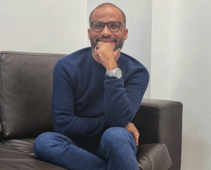 Entre los excarcelados está Rory Branker, periodista y editor del medio La Patilla