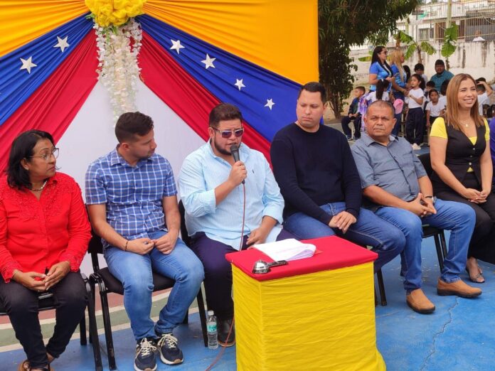 Con una sesión solemne y extraordinaria autoridades municipales celebraron los 90 años de fundada de la Escuela Básica Independencia, conocida también como Grupo Escolar Independencia
