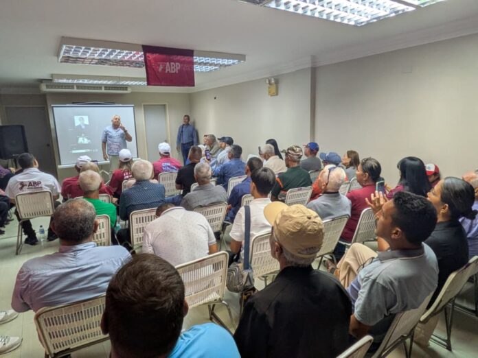 Durante el encuentro, Albornoz ratificó su compromiso con la ruta democrática y destacó que se encuentran realizando una gira por el país