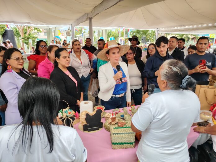 El evento reunió a más de 50 emprendimientos liderados por mujeres