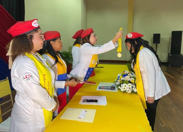 El acto de grado fue presidido por Stella Jácome Varela, directora general de la universidad, núcleo Yaracuy