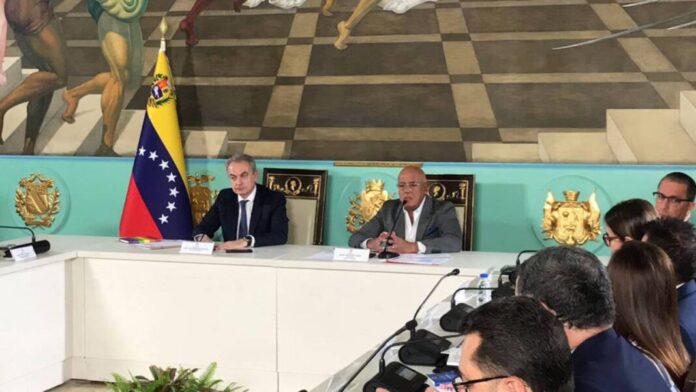 Rodríguez dijo que están incluidas aquellas personas que fueron diputados o diputadas en la Asamblea Nacional que se eligió en el año 2015