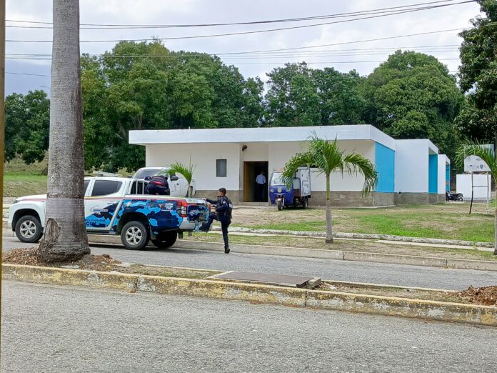 El cuerpo de la víctima fue retirada por los familiares en la sede del SENAMECF para luego darle sepultura