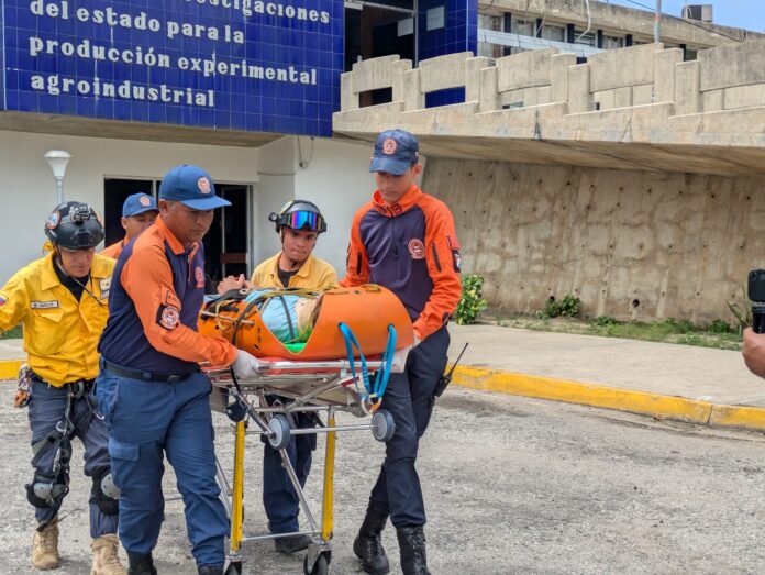 Funcionarios cumplieron con todo el protocolo para auxiliar a los trabajadores atrapados