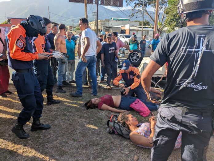 Los lesionados fueron auxiliados y trasladados al hospital