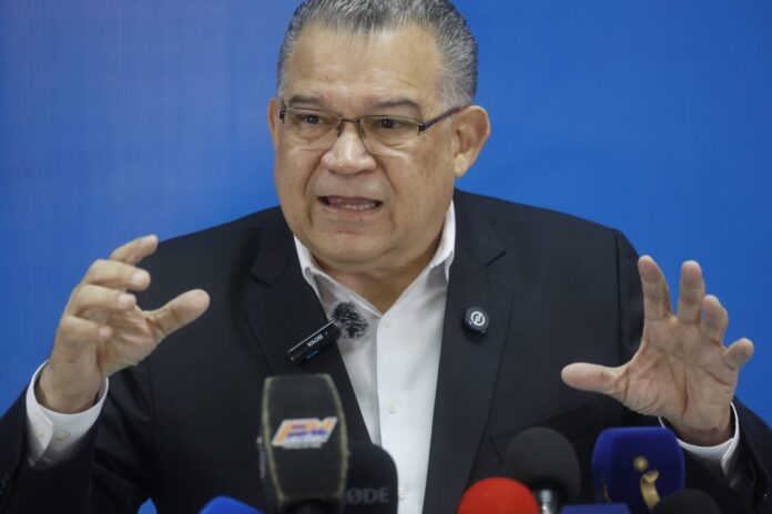 El dirigente político señaló que es necesaria una renovación profunda de las instituciones electorales y judiciales del país