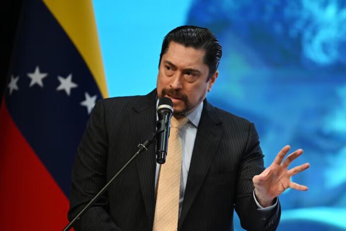 Muñoz Pedroza fue designado en el cargo por Nicolás Maduro en 2015 y ratificado en 2020 por una sentencia del TSJ