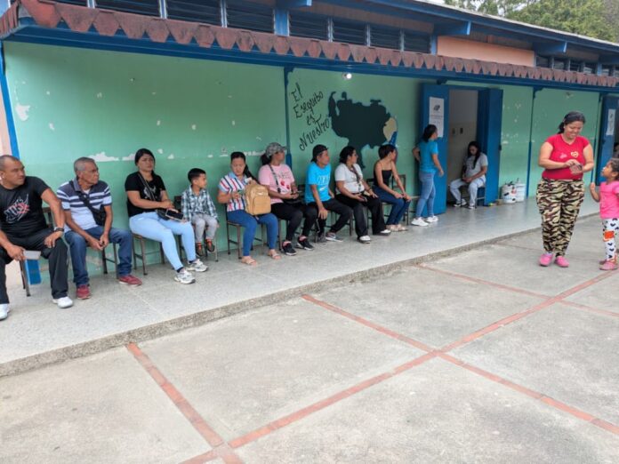 Desde temprano los ciudadanos han salido a escoger por el proyecto que deseen se realice en su comunidad