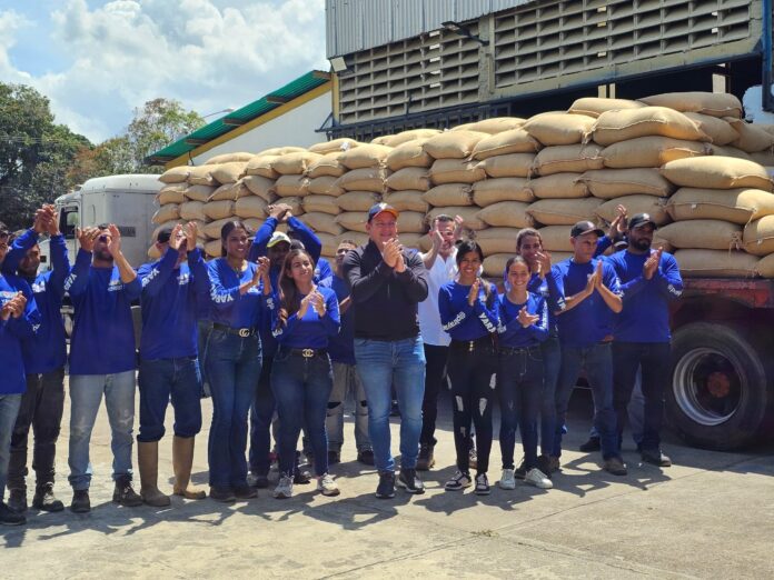 El gobernador de Yaracuy Leonardo Intoci anunció la segunda exportación con 56 toneladas de café verde hacia la República Federativa de Rusia