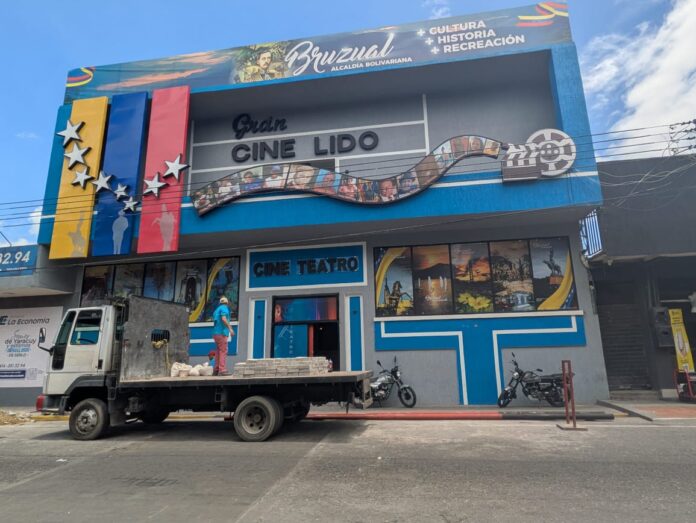 El espacio cuenta con el techado, construcción de rampas donde se instalarán las butacas, baños, camerinos y mezzanina.