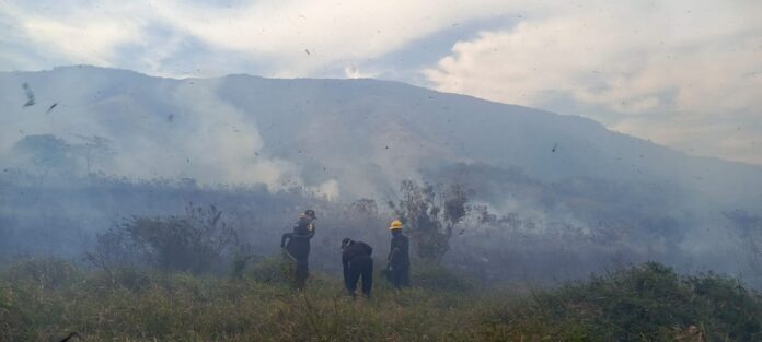 Comisiones del Cuerpo de Bomberos han estado alertas ante cualquier emergencia