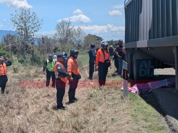 El cuerpo del hombre quedó debajo de una de las gandolas