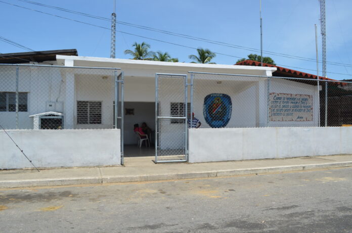 Los tres funcionarios están recluidos en el comando policial de Manuel Monge desde hace algunos días