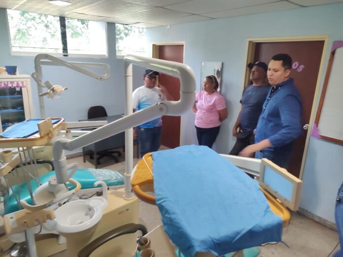 El alcalde supervisó cada una de las áreas del Ambulatorio Manuel Alcalá Medina, del Ambulatorio Humberto Silva y del CDI Rodolfo Amador para hacer un diagnóstico de todos los servicios