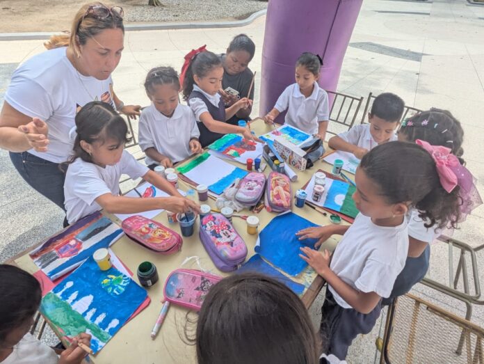 El evento reunió a grandes y pequeños creadores, quienes convirtieron este espacio en una vitrina de arte en vivo.
