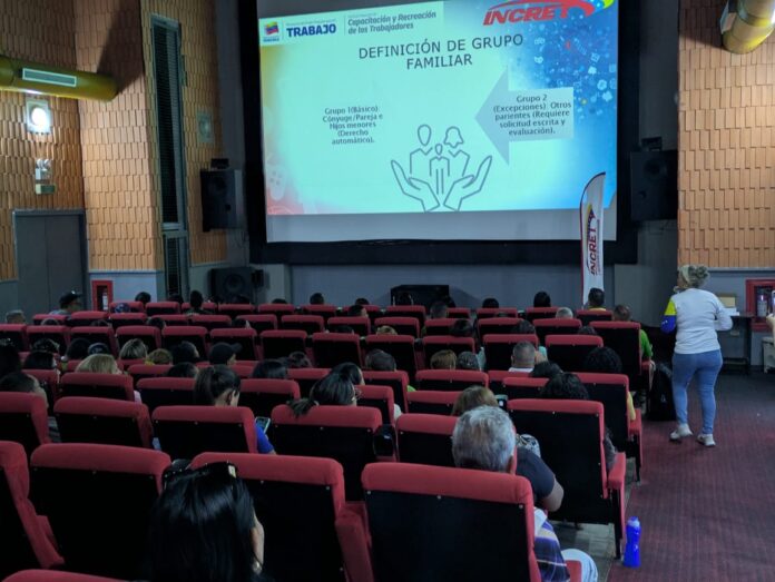 El evento, realizado en las instalaciones de Cine Yaracuy, en el municipio San Felipe, se centró en ofrecerles a los funcionarios herramientas prácticas para combatir el estrés y prevenir enfermedades ocupacionales.
